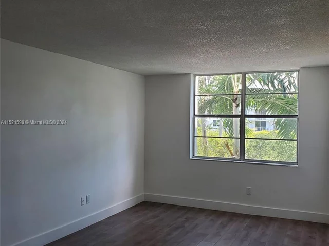 496 NW 165th St Rd # 412, Miami FL 33169