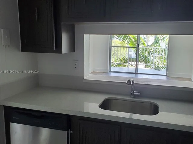 496 NW 165th St Rd # 412, Miami FL 33169