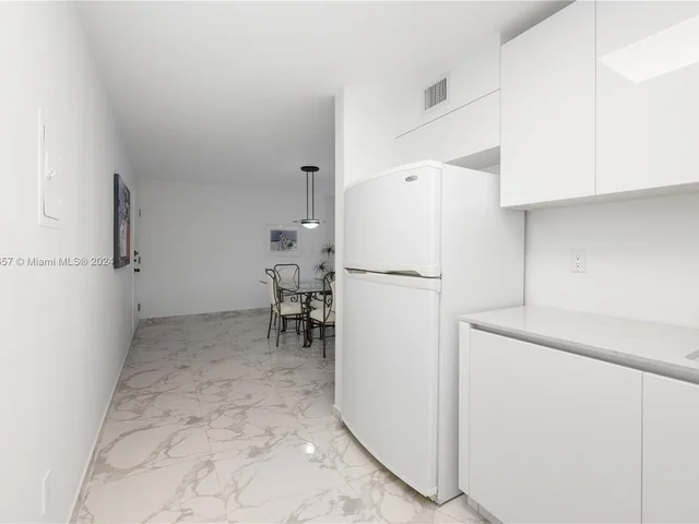 17800 Atlantic Blvd # 403, Sunny Isles Beach FL 33160