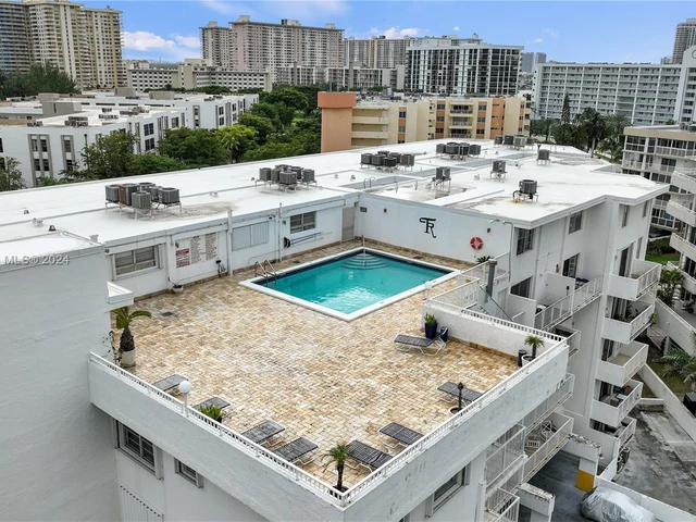 17800 Atlantic Blvd # 403, Sunny Isles Beach FL 33160