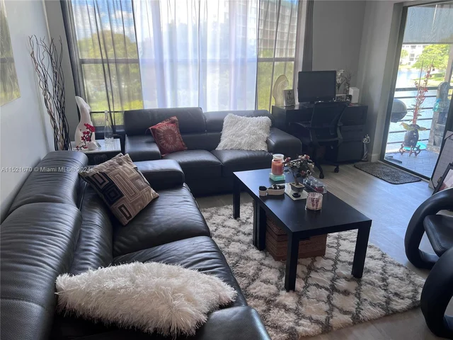 2307 S Cypress Bend Dr # 406A, Pompano Beach FL 33069