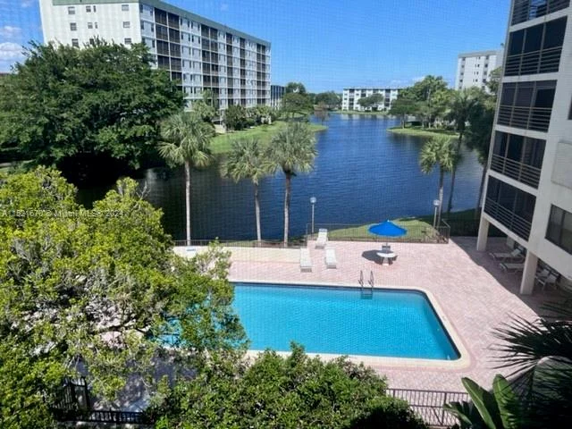 2307 S Cypress Bend Dr # 406A, Pompano Beach FL 33069
