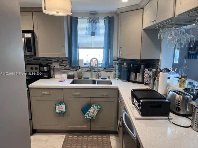 2307 S Cypress Bend Dr # 406A, Pompano Beach FL 33069