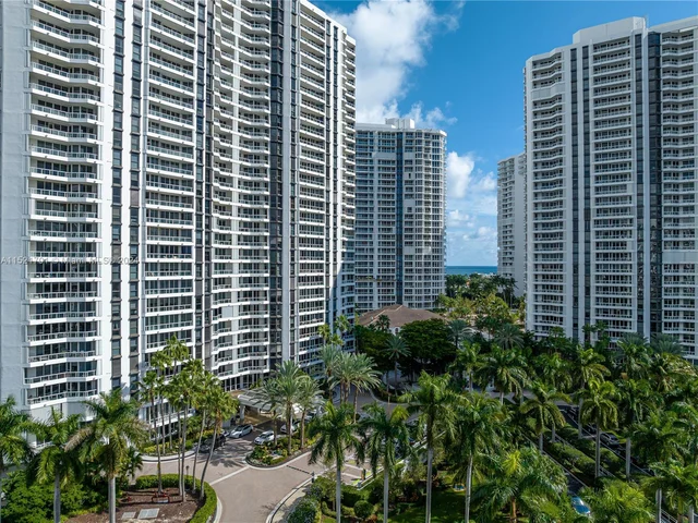 21205 Yacht Club Dr # 407, Aventura FL 33180