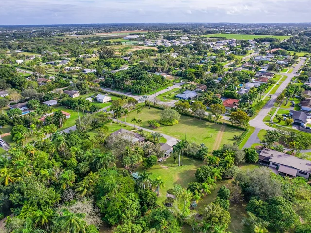 18200 SW 296th St, Homestead FL 33030