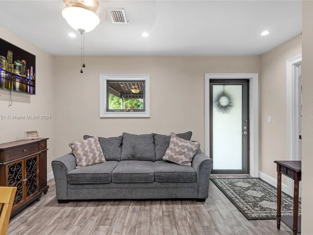 18200 SW 296th St, Homestead FL 33030