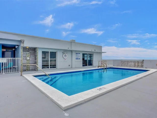 320 S Surf Rd # 402, Hollywood FL 33019