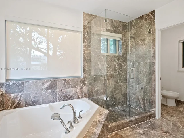 247 Bal Bay Dr, Bal Harbour FL 33154