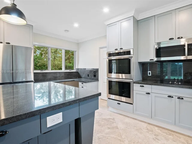 247 Bal Bay Dr, Bal Harbour FL 33154