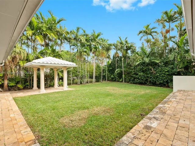 247 Bal Bay Dr, Bal Harbour FL 33154