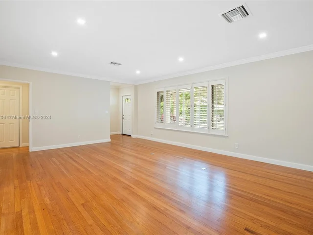 247 Bal Bay Dr, Bal Harbour FL 33154