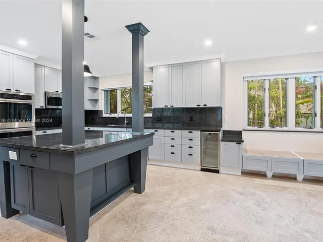 247 Bal Bay Dr, Bal Harbour FL 33154