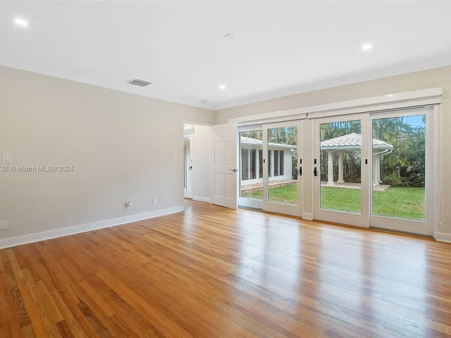 247 Bal Bay Dr, Bal Harbour FL 33154