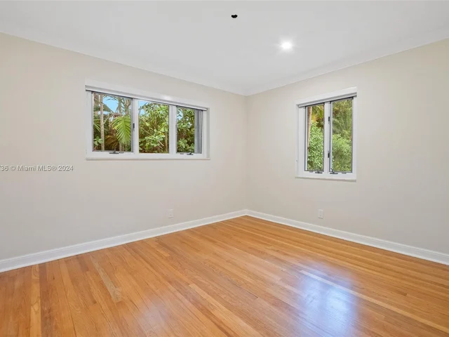 247 Bal Bay Dr, Bal Harbour FL 33154