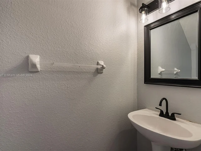 8440 SW 150th Ave, Miami FL 33193