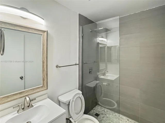 7195 NW 179th St # 311, Hialeah FL 33015