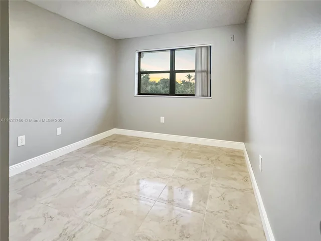 7195 NW 179th St # 311, Hialeah FL 33015