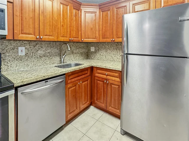 7195 NW 179th St # 311, Hialeah FL 33015