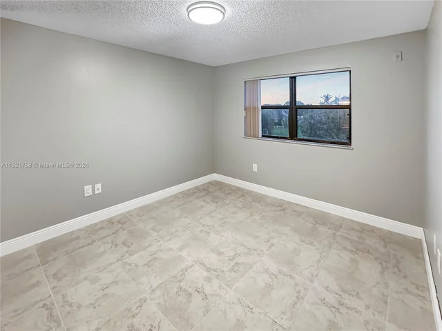 7195 NW 179th St # 311, Hialeah FL 33015