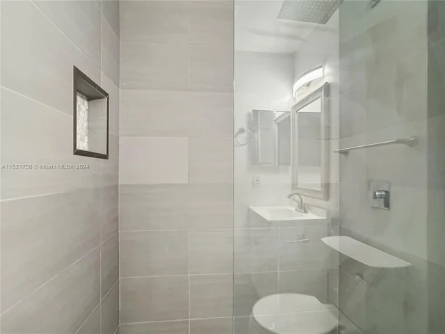 7195 NW 179th St # 311, Hialeah FL 33015