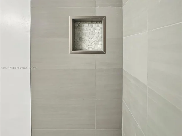 7195 NW 179th St # 311, Hialeah FL 33015