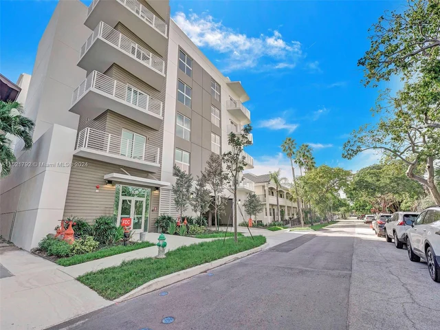 1938 Jackson St # 306, Hollywood FL 33020