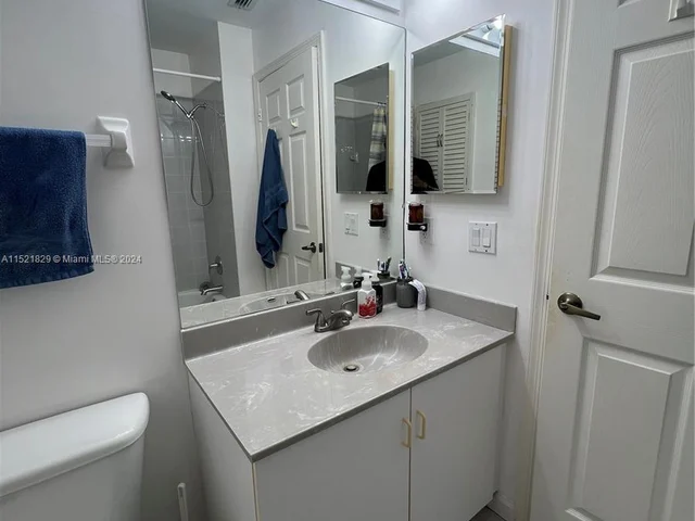 2710 Augusta Dr, Homestead FL 33035