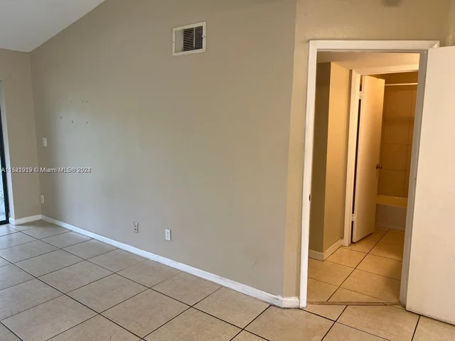 3940 NW 87th Ave # 0, Sunrise FL 33351