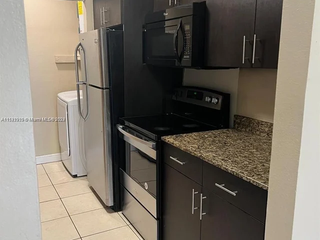 3940 NW 87th Ave # 0, Sunrise FL 33351