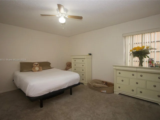 4000 N Hills Dr # 3, Hollywood FL 33021