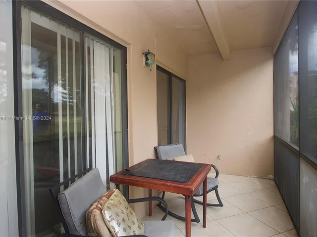 4000 N Hills Dr # 3, Hollywood FL 33021