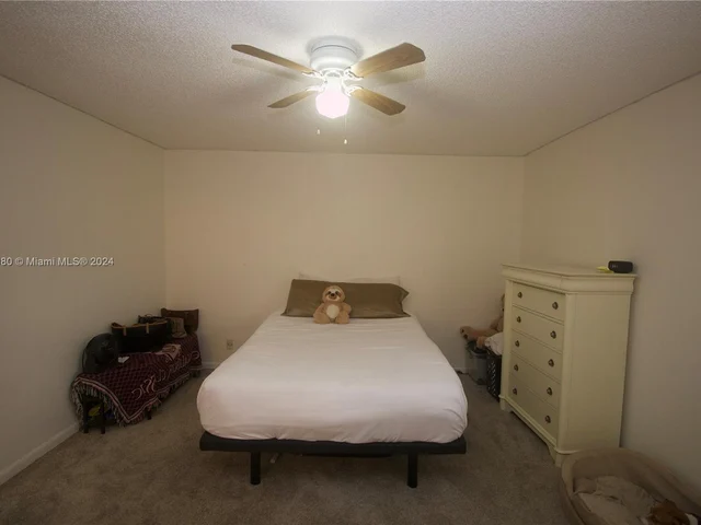 4000 N Hills Dr # 3, Hollywood FL 33021