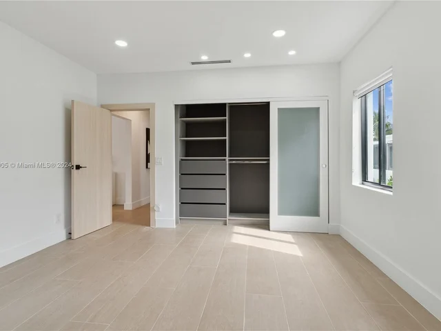 519 SW 25th Rd, Miami FL 33129