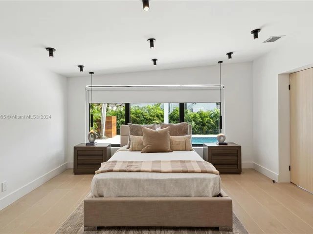 519 SW 25th Rd, Miami FL 33129