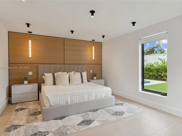 519 SW 25th Rd, Miami FL 33129