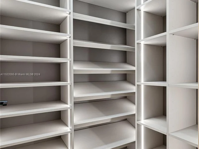 519 SW 25th Rd, Miami FL 33129