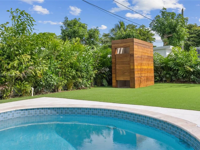 519 SW 25th Rd, Miami FL 33129