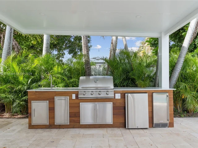 519 SW 25th Rd, Miami FL 33129