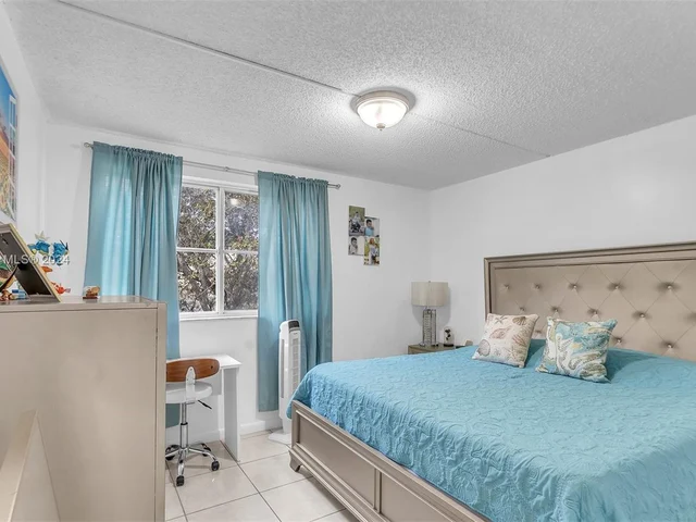 6065 NW 186th St # 302, Hialeah FL 33015