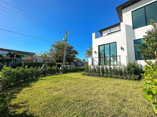 9000 Abbott Ave, Surfside FL 33154