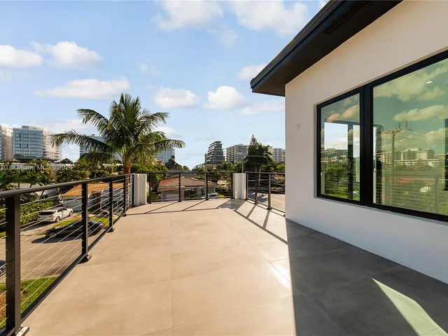 9000 Abbott Ave, Surfside FL 33154