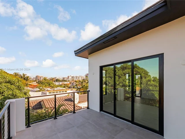 9000 Abbott Ave, Surfside FL 33154