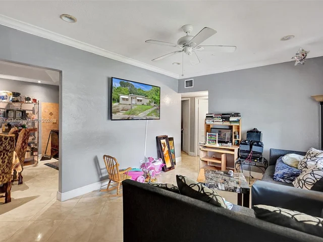 25 NW 127TH ST, North Miami FL 33168