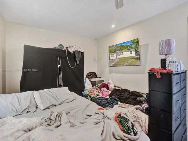 25 NW 127TH ST, North Miami FL 33168