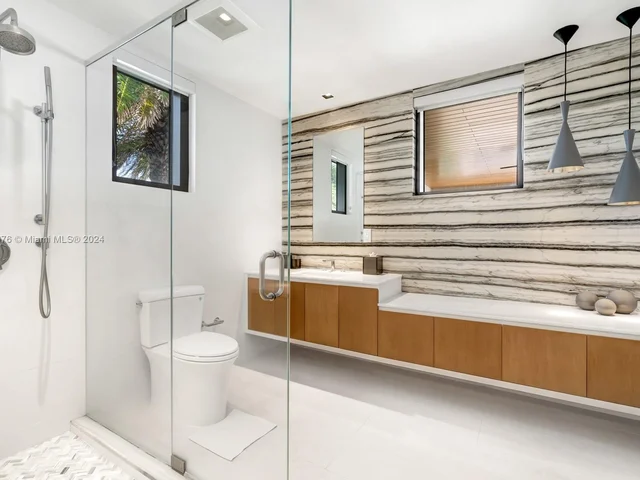 1995 NE 118th Rd, North Miami FL 33181