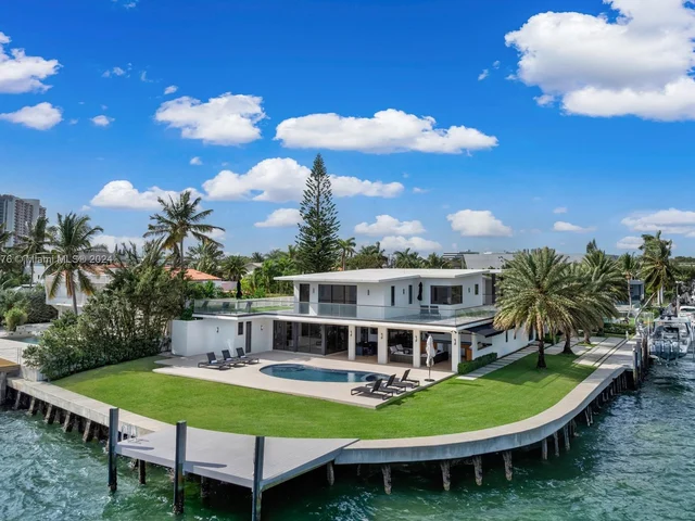 1995 NE 118th Rd, North Miami FL 33181