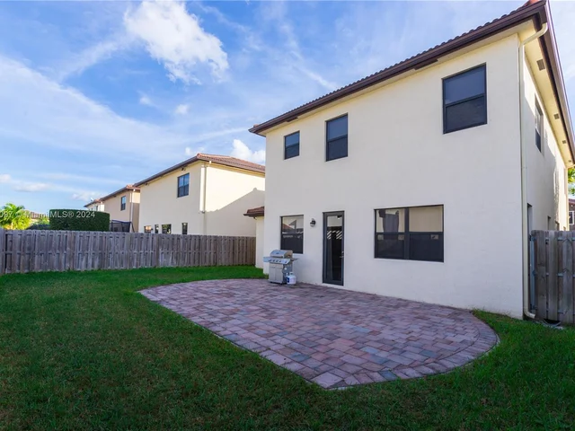 9965 NW 86 TE, Doral FL 33178