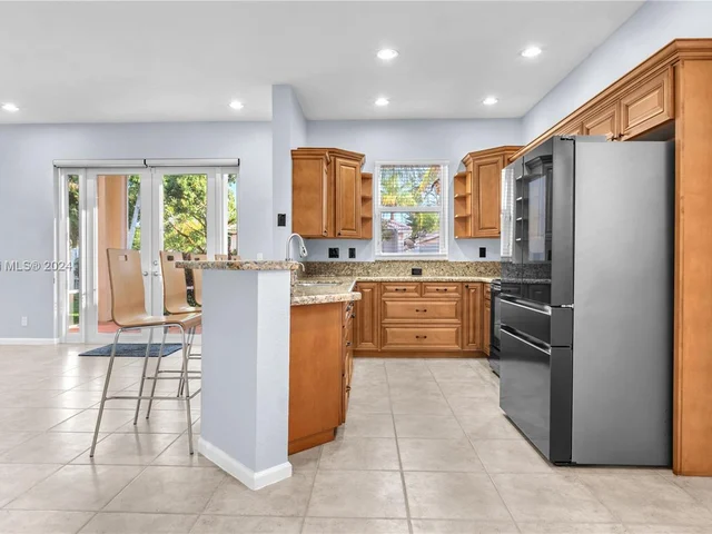 6858 NW 33rd St, Margate FL 33063