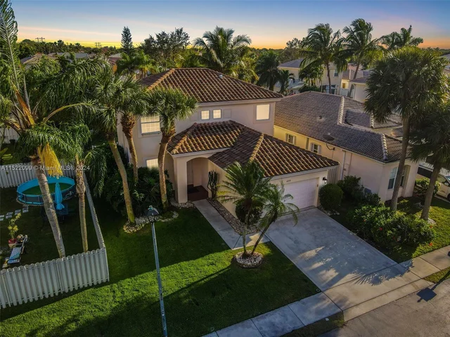 6858 NW 33rd St, Margate FL 33063