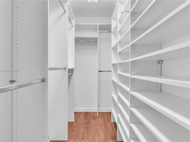 6858 NW 33rd St, Margate FL 33063